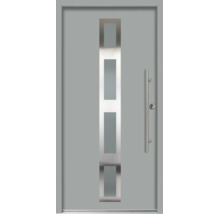 Ușă de intrare modernă gri cu patru inserții rectangulare de sticlă, mâner bară din oțel inoxidabil și aplicații din oțel inoxidabil.