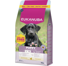 Sac de 18 kilograme de hrană Eukanuba Puppy pentru căței de talie mare cu pui proaspăt și imaginea unui cățel negru.