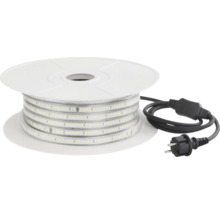 Furtun luminos cu LED pe bobină albă, cu cablu de alimentare negru și ștecher.