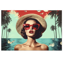 Tablou decorativ cu o femeie cu pălărie de paie și ochelari de soare într-un cadru tropical cu palmieri.