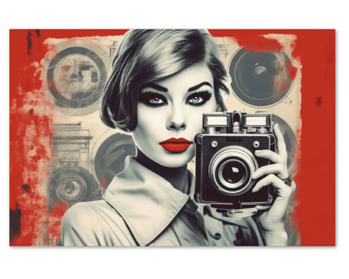 Tablou modern de perete cu portretul unei femei cu buze roșii care ține un aparat foto vintage în stil pop art cu elemente de colaj