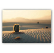 Tablou decorativ cu un cactus într-un peisaj de deșert cu dune de nisip.
