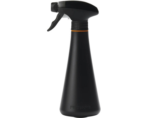 Pulverizator manual Fiskars din plastic negru cu corp conic și duză de pulverizare reglabilă.