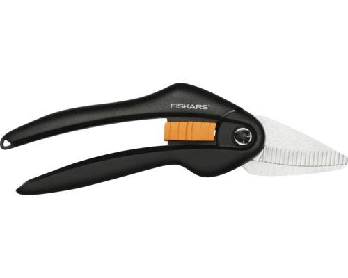 Foarfecă multifuncțională Fiskars cu lame zimțate din oțel inoxidabil și mâner ergonomic din plastic.
