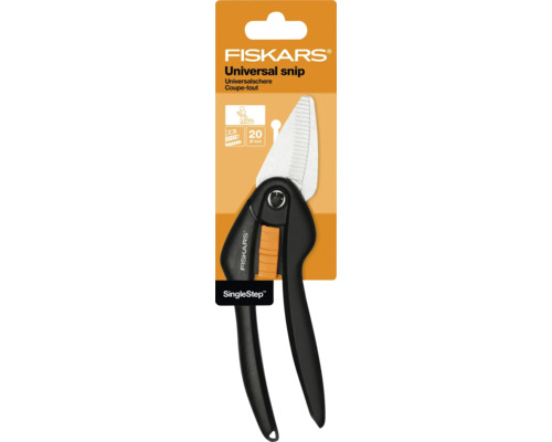 Foarfecă universală Fiskars SingleStep cu lamă zimțată și mânere din plastic negru pentru materiale cu diametrul de până la 20 milimetri.