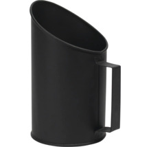 Găleată neagră din metal pentru cărbuni cu mâner și deschidere înclinată.
