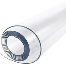 Folie de plastic transparentă la rolă pentru protecția suprafețelor.