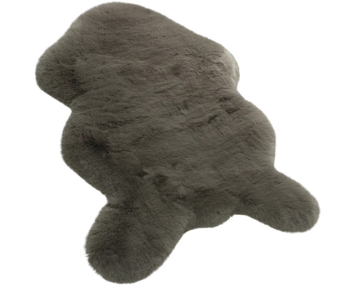 Covor din blană artificială în formă de piele de oaie, din material sintetic, gri închis.