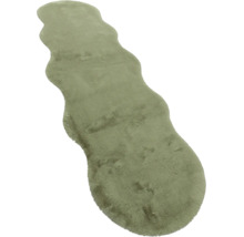 Traversă din blană artificială cu fir lung, formă ondulată, culoare verde salvie.