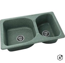 Chiuvetă încorporată cu două cuve din material compozit cu aspect de piatră. (Image AI modified or generated)