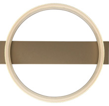 Aplică LED modernă de culoare bronz cu inel luminos circular texturat și suport de perete metalic dreptunghiular.