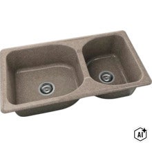 Chiuvetă de bucătărie dublă din material compozit cu două cuve de dimensiuni diferite și ventil cu sită integrat. (Image AI modified or generated)