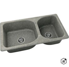 Chiuvetă de bucătărie dublă din compozit de granit gri punctat cu două cuve și ventile cu sită. (Image AI modified or generated)