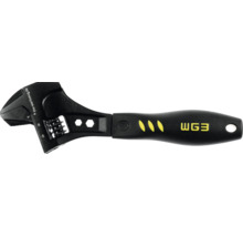 Cheie reglabilă neagră cu scală pe cap și mâner ergonomic.