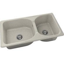 Chiuvetă dublă încorporabilă din compozit de granit cu două cuve de dimensiuni diferite și valve cu sită