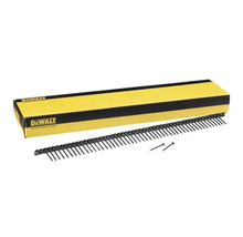 Șuruburi pe bandă DeWALT pe bandă de plastic cu cutie de ambalaj din carton.