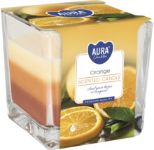 Lumânare parfumată Aura Candles Orange în pahar pătrat cu trei straturi de culoare și uleiuri esențiale.