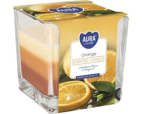 Lumânare parfumată Aura Candles Orange în pahar pătrat cu trei straturi de culoare și uleiuri esențiale.