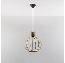 Pendul modern din lemn cu abajur sferic și dulie pentru un bec pentru utilizare în interior