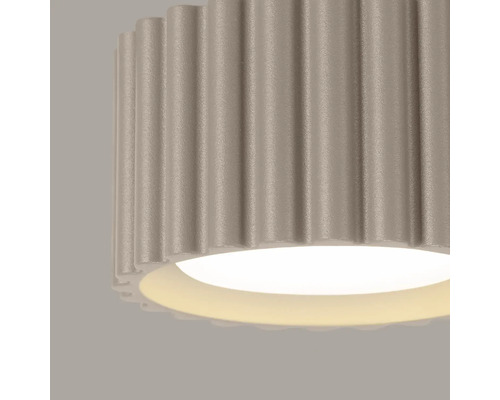 Lampă LED rotundă aplicată cu carcasă striată și emisie de lumină în jos pentru montare pe tavan