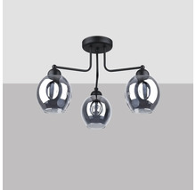 Plafonieră cu trei brațe cu abajururi sferice din sticlă și cadru metalic cu design modern