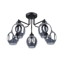 Lampă de tavan cu cinci brațe și globuri de sticlă întunecată cu cadru metalic pentru iluminat interior modern.