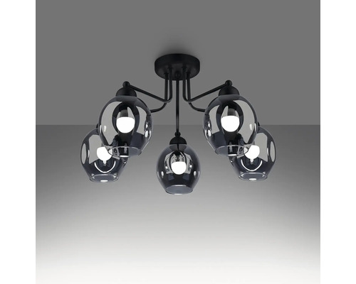 Plafonieră cu cinci brațe, din metal negru, cu abajururi sferice din sticlă, pentru un decor modern.