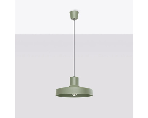 Lampă suspendată modernă cu abajur metalic lat, rotund și cablu subțire pentru iluminarea directă a spațiilor de locuit.