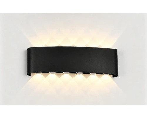 Aplica de perete moderna in forma curbata cu sase surse de lumina care lumineaza in sus si in jos