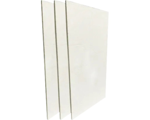 Trei plăci de gips carton așezate vertical ca material de construcție pentru amenajări interioare.