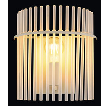 Lampă de perete cu abajur texturat din bare verticale și lumină caldă pentru interior