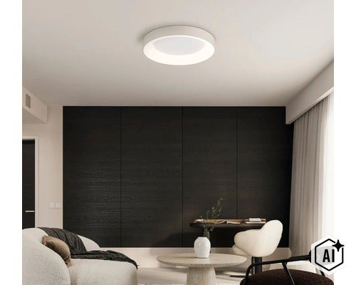 Plafonieră LED rotundă modernă într-un living elegant cu perete întunecat și mobilier în culori deschise. (Image AI modified or generated)