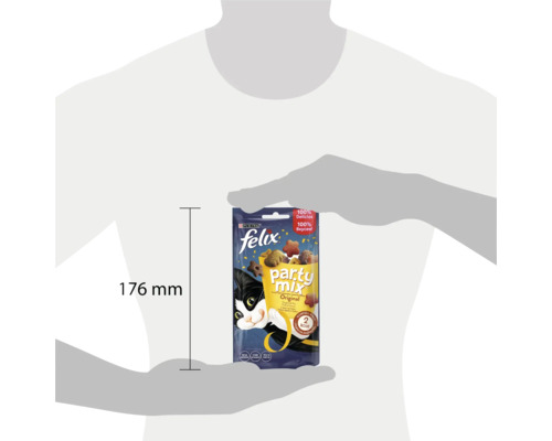 Gustari pentru pisici Felix Party Mix Original 176 milimetri inaltime tinute de o persoana.