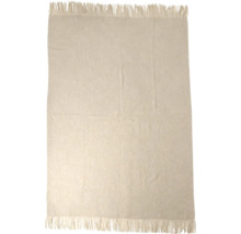 O pătură dreptunghiulară, monocromă, din material textil, cu franjuri pe laturile scurte.