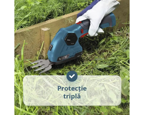 O persoană utilizează o foarfecă pentru iarbă cu acumulator în grădină, cu simbol pentru protecție triplă.