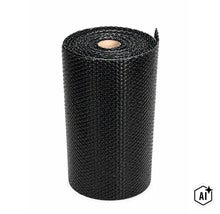 O rolă de membrană cu crampoane pentru protecția și hidroizolația fundațiilor. (Image AI modified or generated)