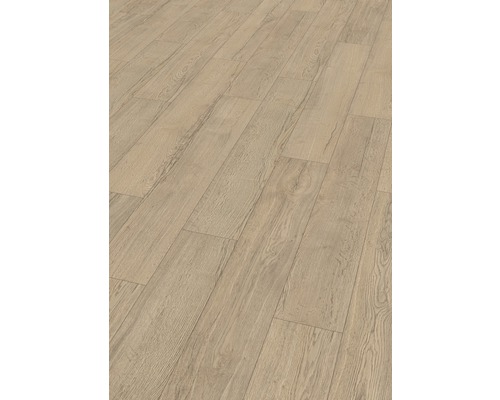 Pardoseală laminată montată cu aspect de lemn