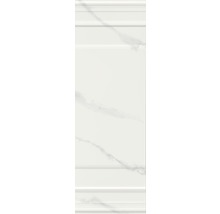 Faianță albă cu aspect de marmură și borduri decorative