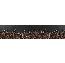 Boabe de cafea pe fundal închis