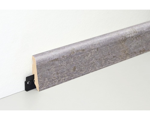 Plintă cu clipsuri de montaj