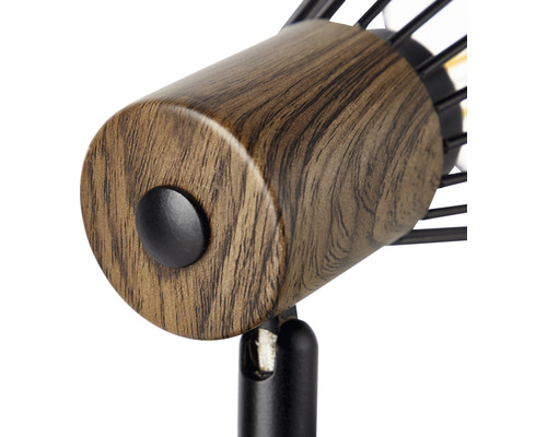 Prim-plan cu o lampă cu aspect de lemn