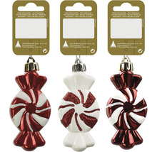 Trei globuri de brad în formă de bomboane