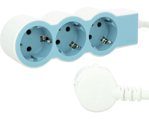 Prelungitor cu trei prize și ștecher