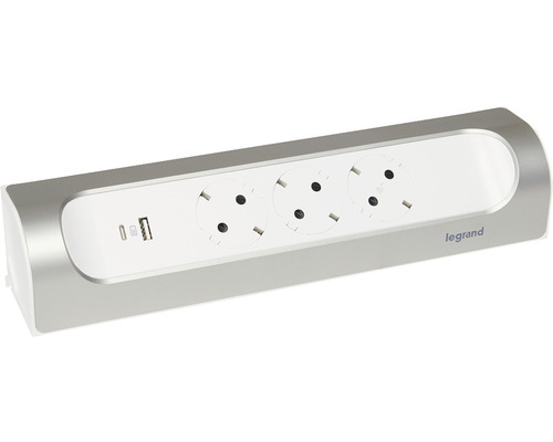 Prelungitor cu trei prize și porturi USB de la Legrand