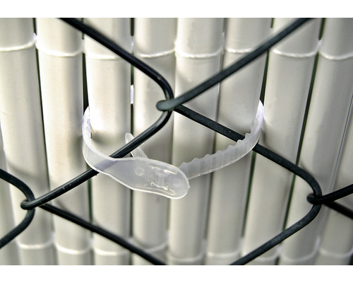 Clema de fixare pe un gard