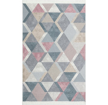 Covor cu model geometric triunghiular