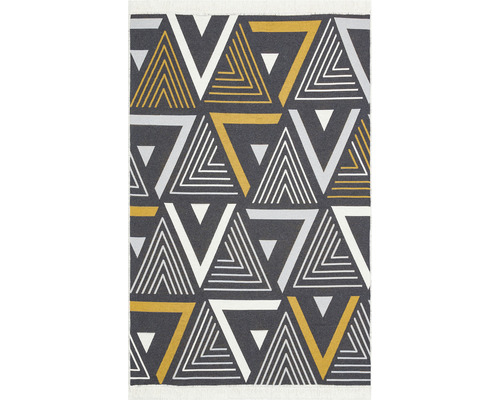 Covor cu model grafic triunghiular