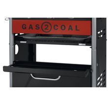 Imagine detaliată cu baza unui grătar pe gaz cu spații de depozitare și sertar