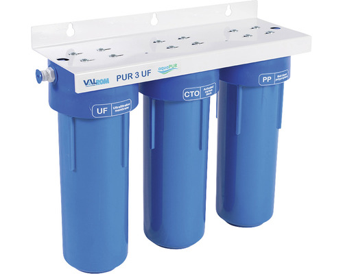 Sistem de filtrare a apei potabile cu trei cartușe filtrante pentru alimentarea cu apă a gospodăriei
