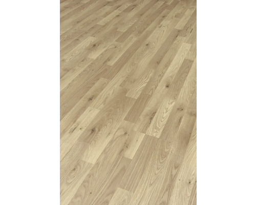 Pardoseală laminată montată cu aspect de lemn